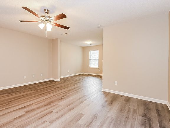4th image of 1146 Brookstone Rd