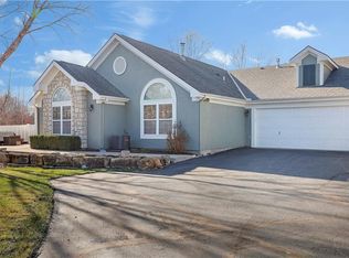 7206 Meadow View St, Shawnee, KS 66227