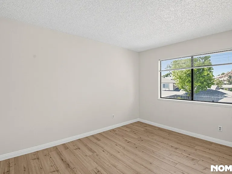 5335 Argos St — Photo 24