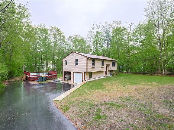 3rd image of 274 Court House Ln