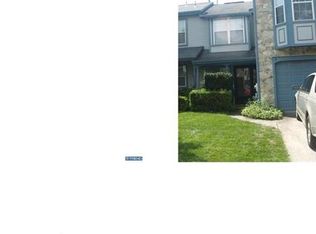 8 Knighton Ln, Mount Laurel, NJ 08054