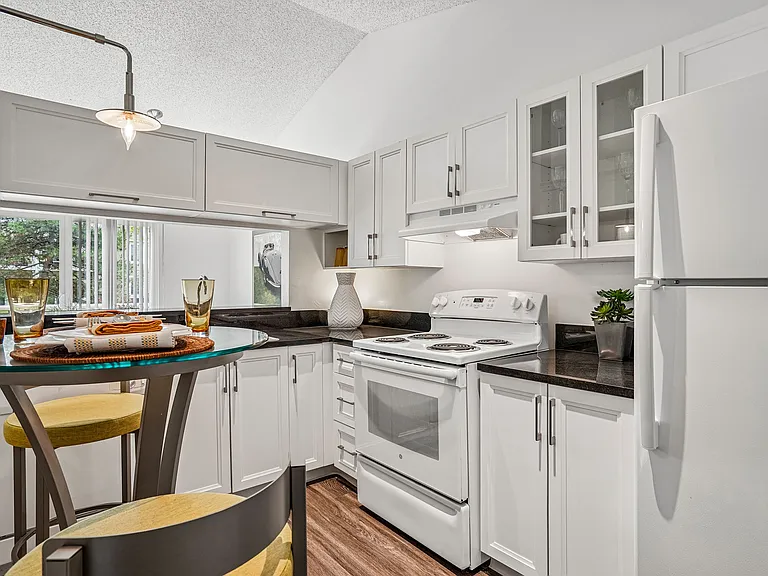 Citation Club Apartments — Photo 16