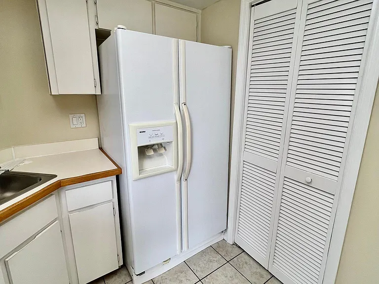 5571 Mariner Blvd — Photo 9