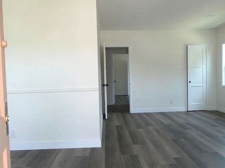 11820 State St — Photo 2