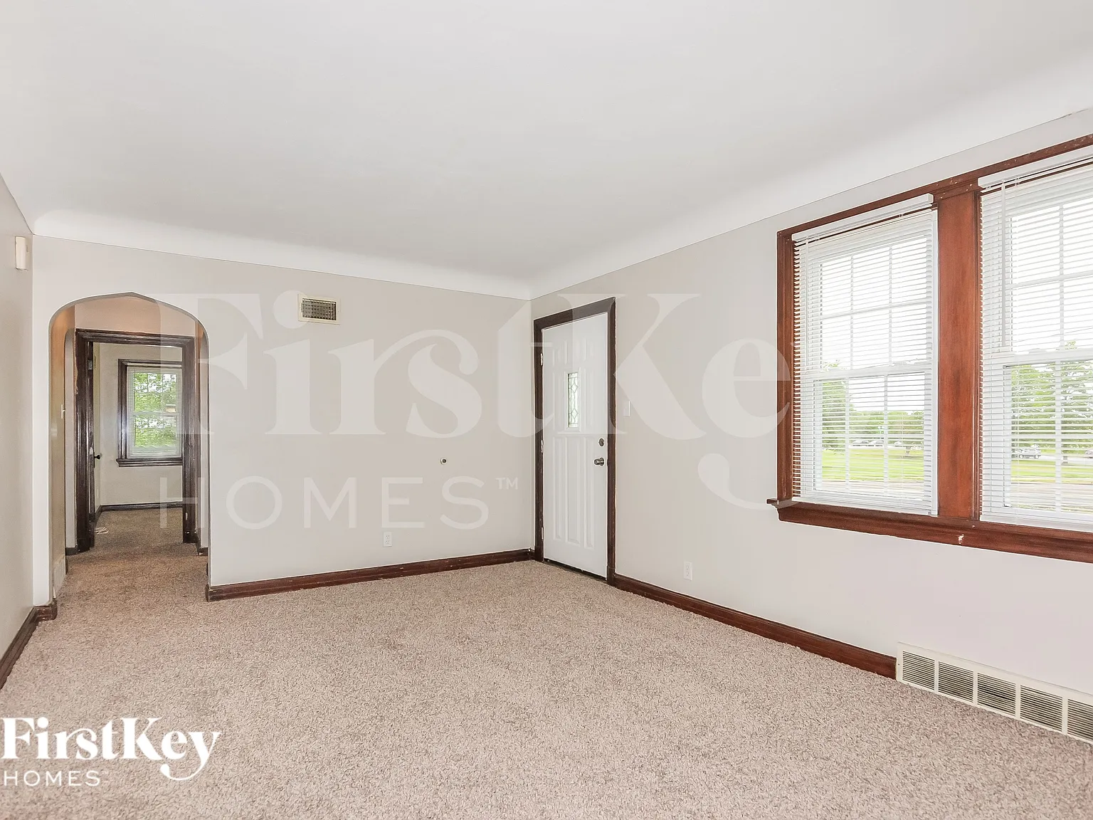 3 bed, 2.0 bath, 1900 sqft, $1,615 — Photo 4