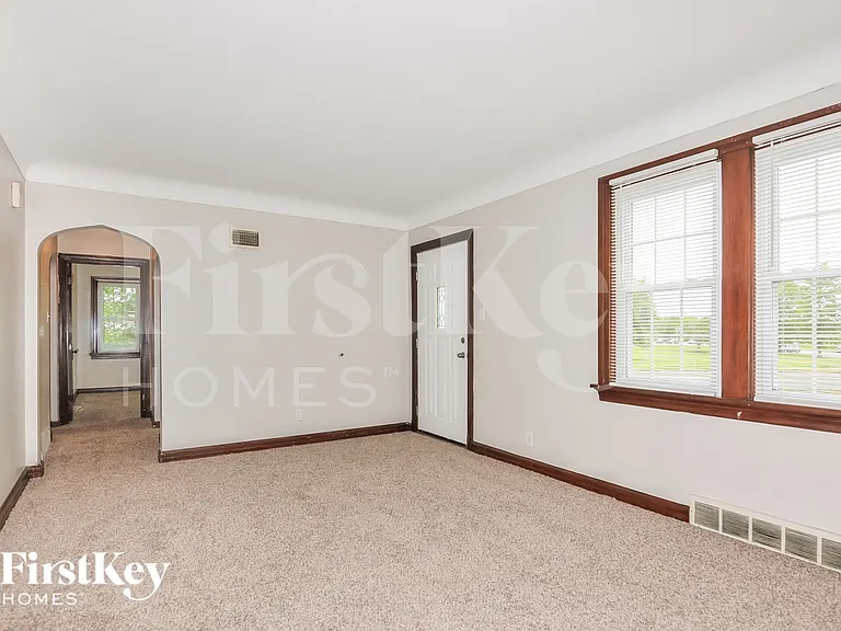 4440 Parker Rd — Photo 4