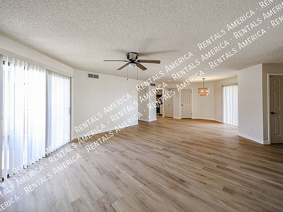 3rd image of 9151 W Greenway Rd Unit 205