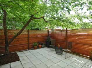 1126 14th Ave APT F, Seattle, WA 98122