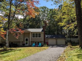 21 Tanglewood Dr, Essex Jct, VT 05452