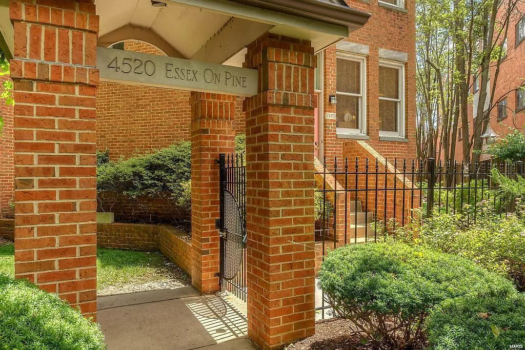 4520 W Pine Blvd APT 9 photo 1