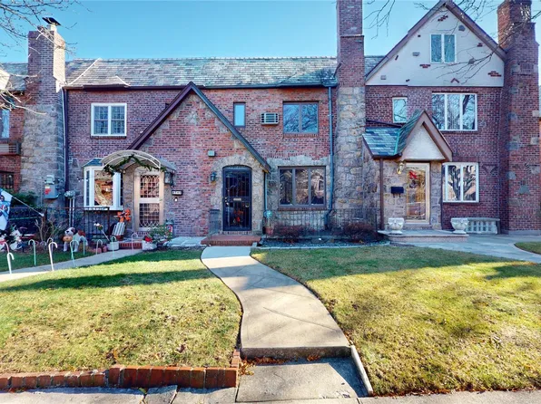 8738 62nd Rd, Rego Park, NY 11374