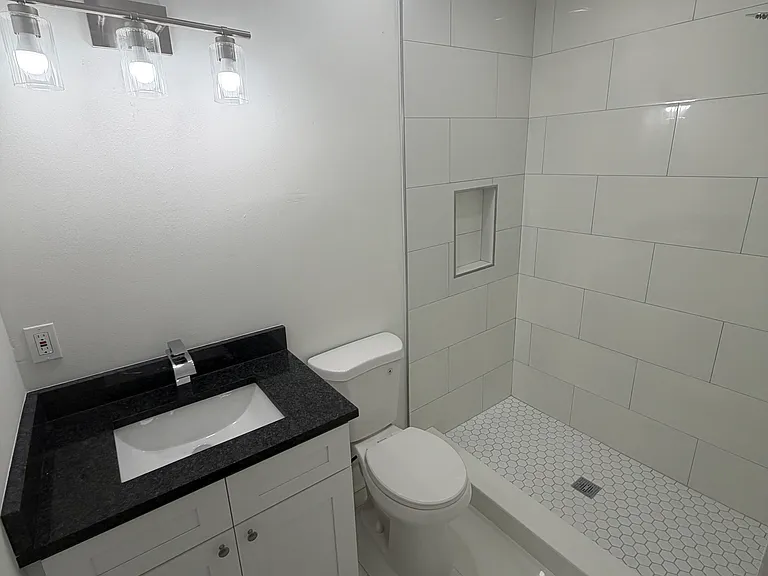 6817 N Habana Ave #1 — Photo 3