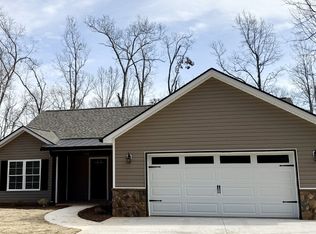 112 Knollwood Dr, Seneca, SC 29672