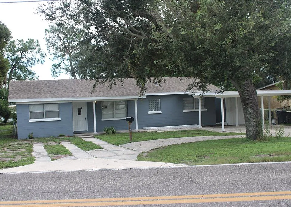 2337 N Crystal Lake Dr