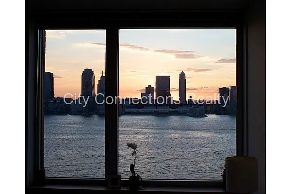 Rented by City Connections Realty | media 1