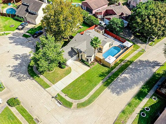 4th image of 18215 Santolina Ln