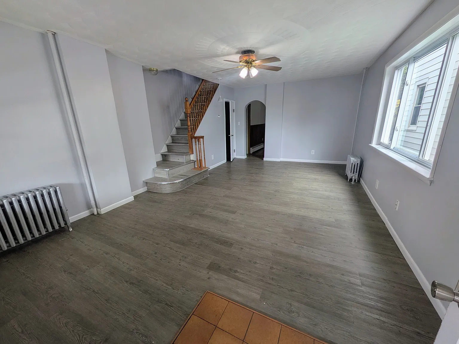 3 bed, $1,400 — Photo 2