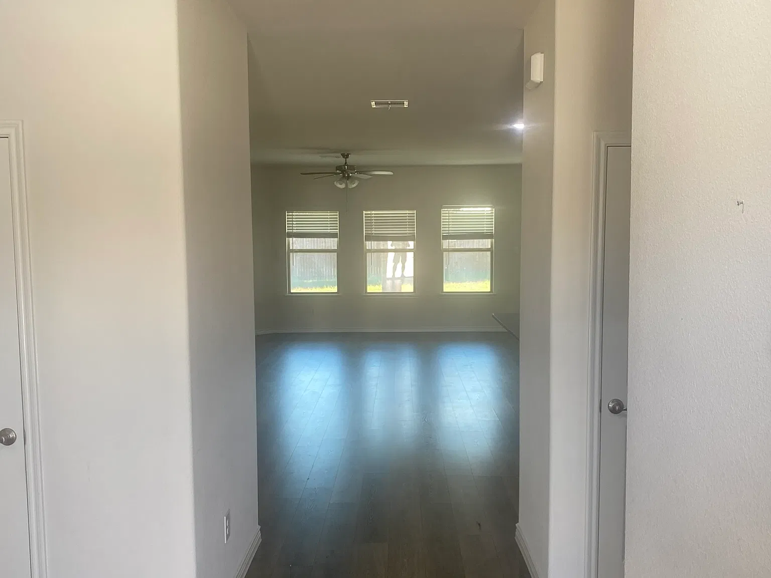 5 bed, 3.5 bath, 1858 sqft, $3,400 — Photo 3