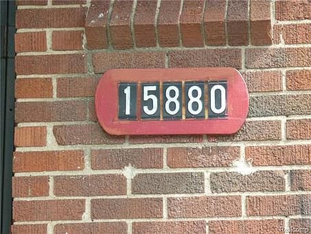 2nd image of 15880 Robson St