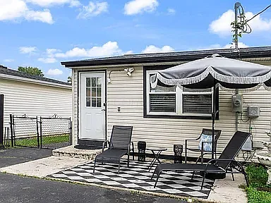3 bed, 972 sqft, $2,000 — Photo 3