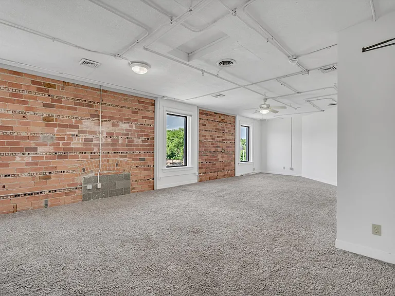 400 N Main St #403 — Photo 6