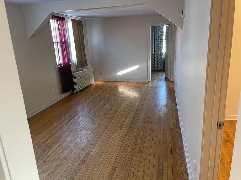 101 E 23rd St #2 — Photo 4