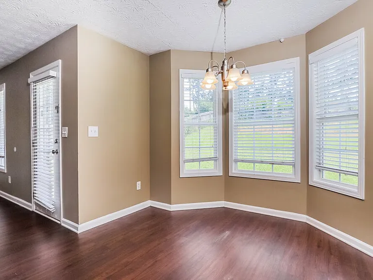 210 Greenland Dr — Photo 6