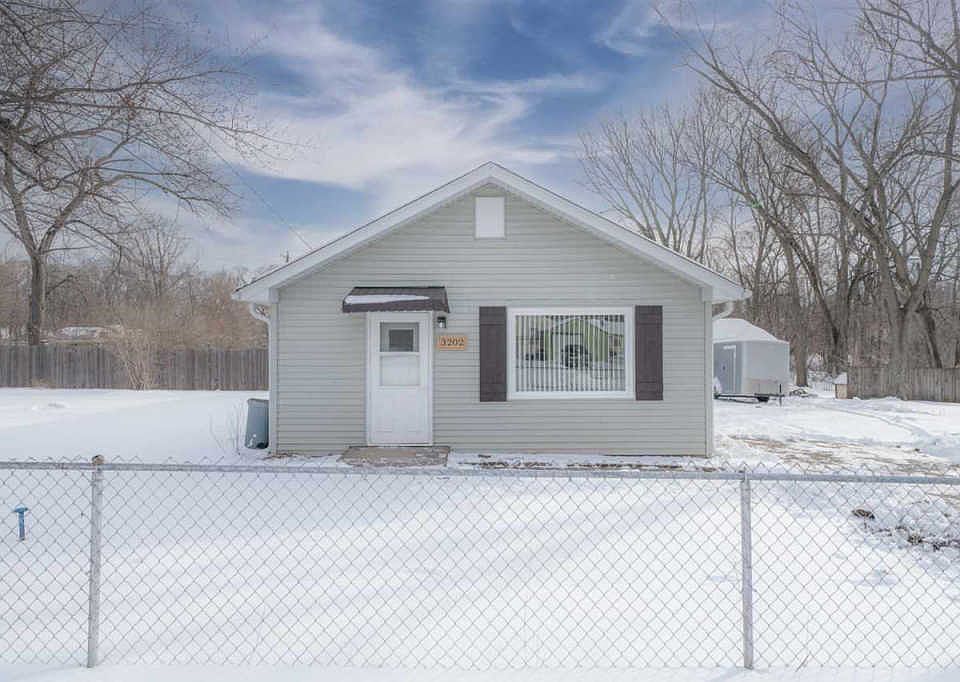 1st image of 3202 Saner Ave