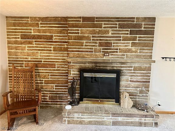 5th image of 1835 Meadow Ln