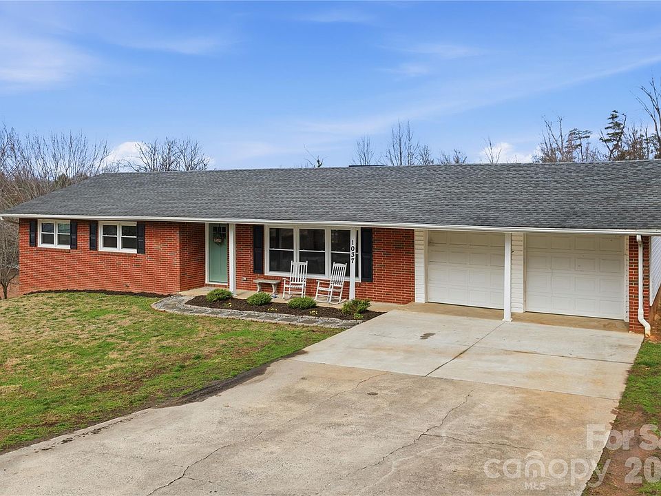 1st image of 1037 Prestwood Dr SE