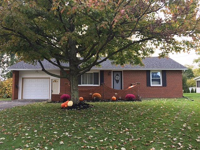 1st image of 325 Esley Ln