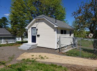 21 Enfield St, Auburn, ME 04210