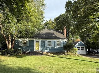 16 John St, Demarest, NJ 07627