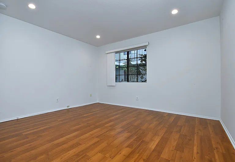 4235 Whitsett Ave #105 — Photo 28