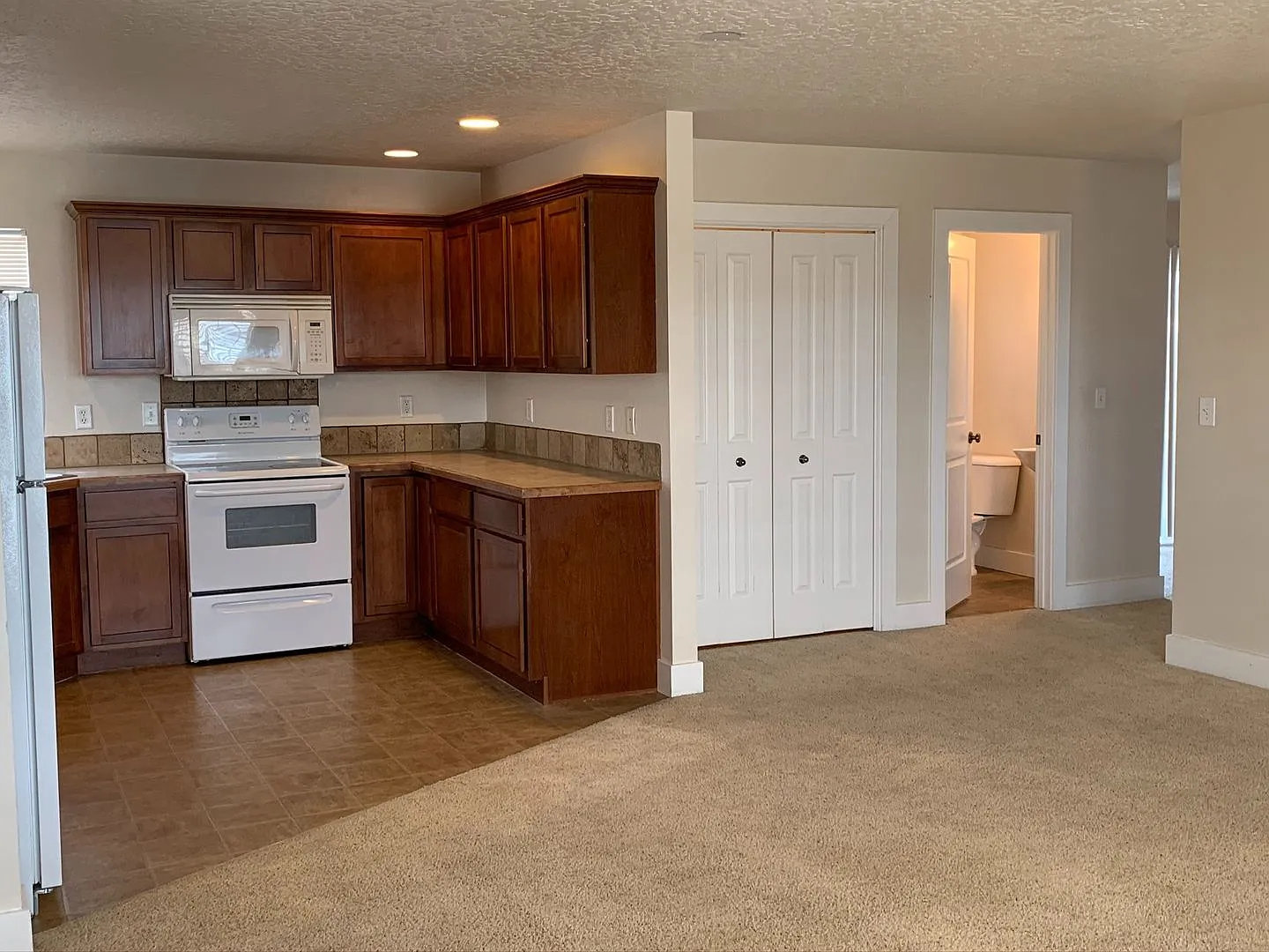 Perfect 3 bed 2.5 bath home in a quiet Middleton neighborhood. — Photo 3