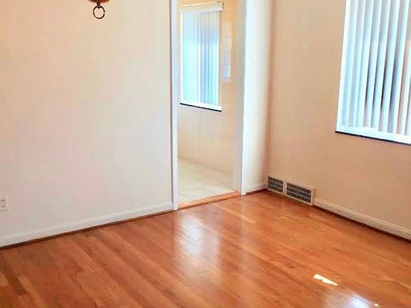 3rd image of 2111 McKinley Ave