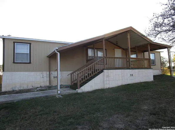 145 COUNTY ROAD 5635, Castroville, TX 78009
