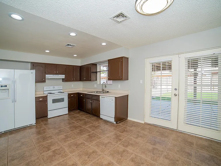 4350 W 17th Ln — Photo 22