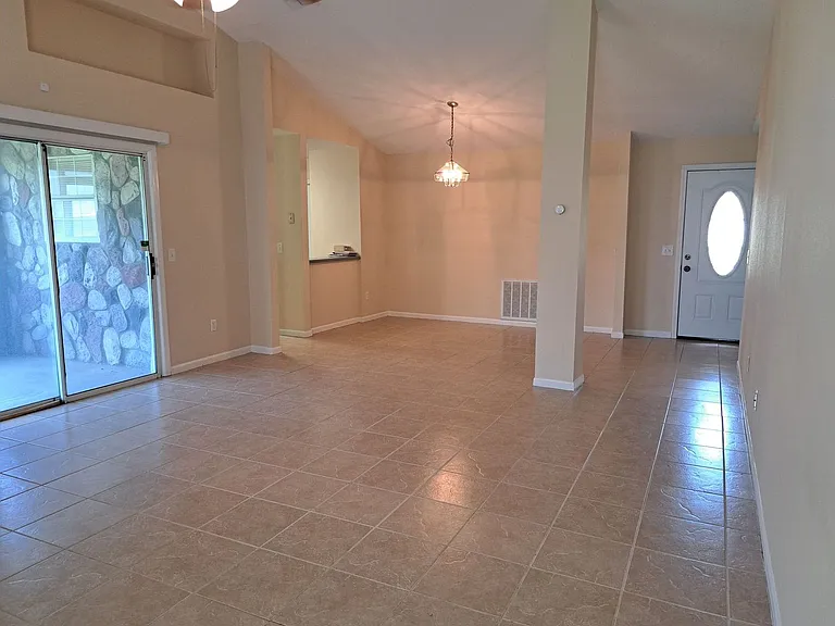 7727 Betty Louise Dr — Photo 7