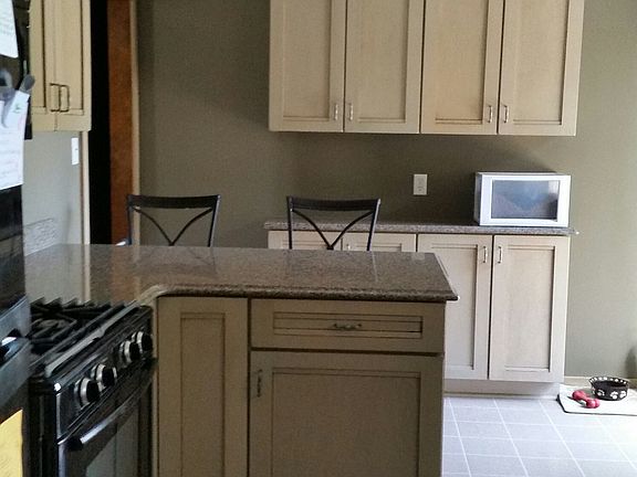 3rd image of 504 Downey Ave