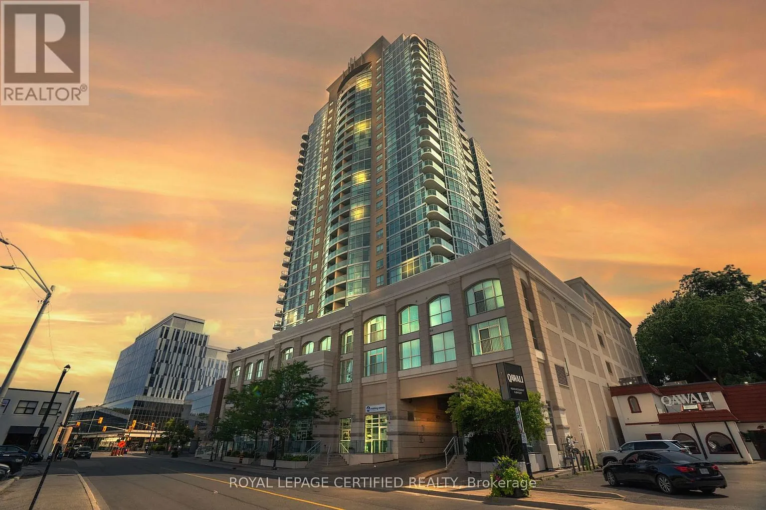 9 George St N #813 photo 1
