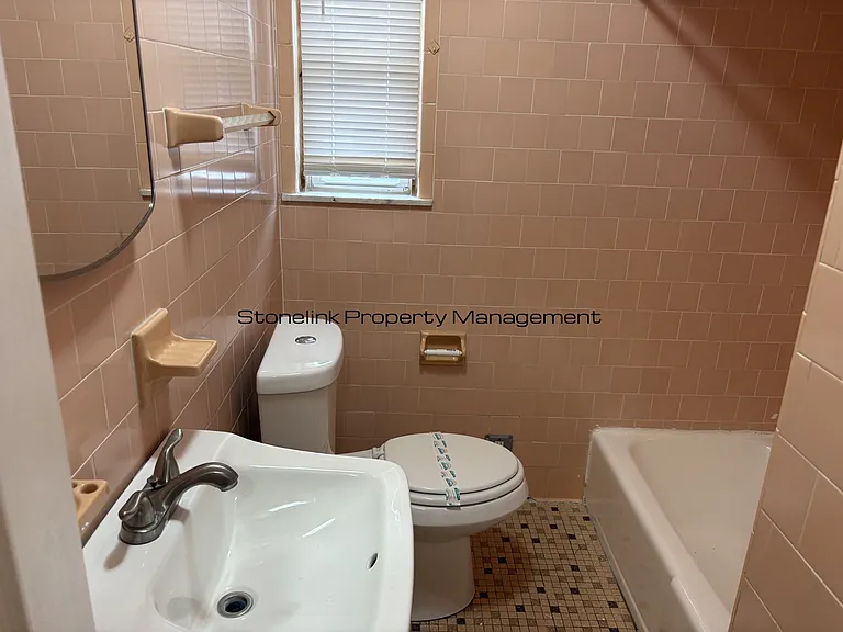 2-20 Langsberries Ave — Photo 7