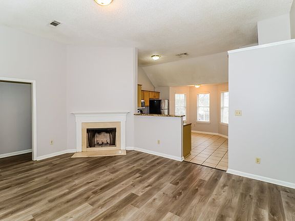 4th image of 4671 Lindawood Ln