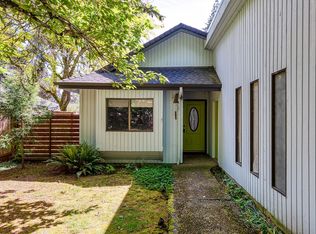 5854 Lakeview Blvd, Lake Oswego, OR 97035