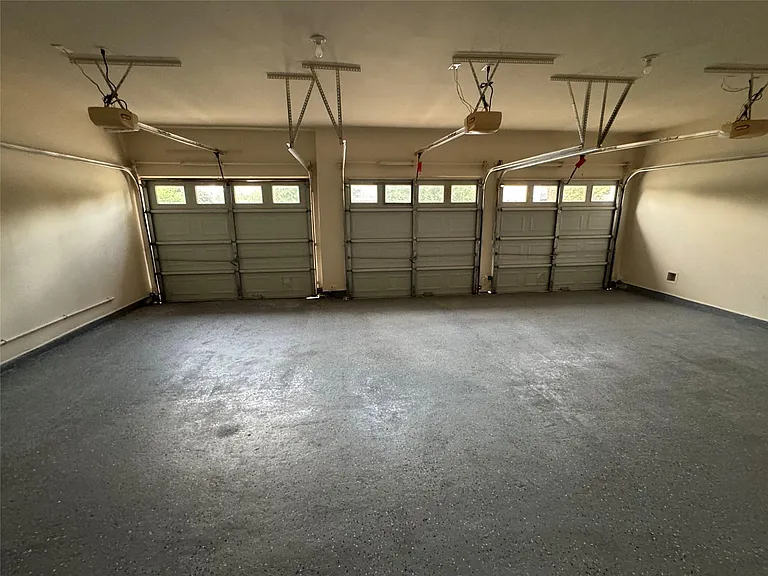6311 Auburn Terrace Ct — Photo 32