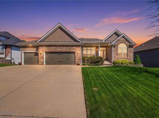 2207 Prairie Creek Dr, Kearney, MO 64060