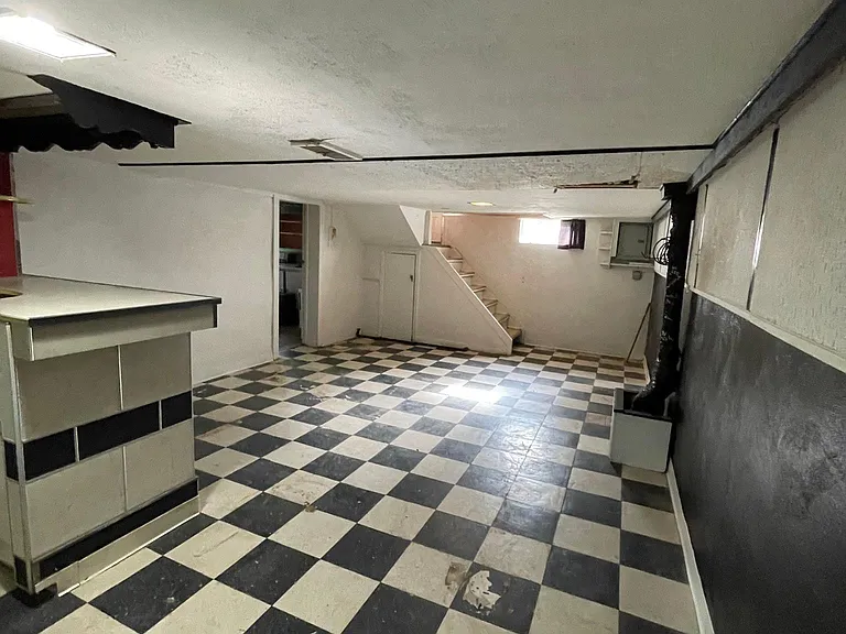 1641 W Adams St — Photo 24