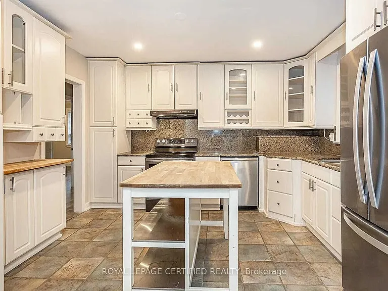 481 Sandmere Pl — Photo 6