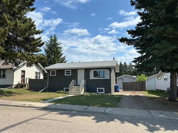 5212 W Fifty Avenue Cres, Eckville, AB T0M 0X0