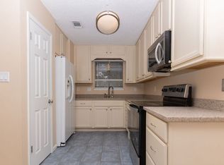 44 Berwick Cir APT 2, Shalimar, FL 32579